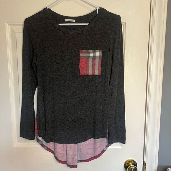 12 Pm By Mon Ami Gray and Red Plaid Detail Long Sleeve Tee Sz Small to Medium - Picture 1 of 5